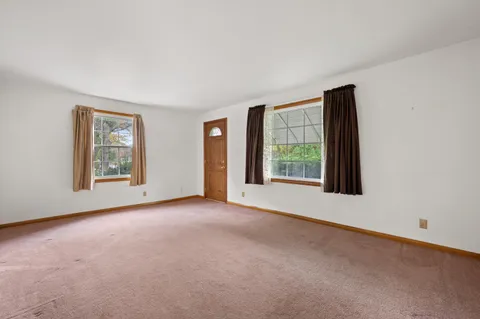 $324,900 | 11126 West Freistadt Road, Mequon, WI 53097