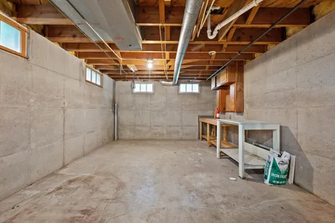 $324,900 | 11126 West Freistadt Road, Mequon, WI 53097