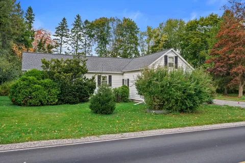 $324,900 | 11126 West Freistadt Road, Mequon, WI 53097