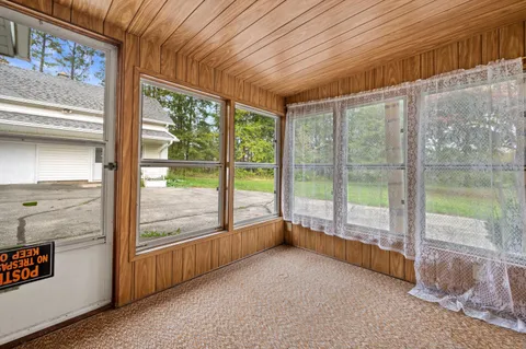 $324,900 | 11126 West Freistadt Road, Mequon, WI 53097