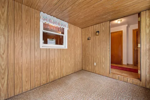 $324,900 | 11126 West Freistadt Road, Mequon, WI 53097