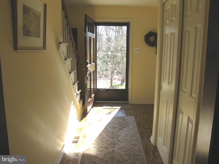 5 Strafford Circle Road Medford, NJ 08055 - Photo 3 of 25 Foyer