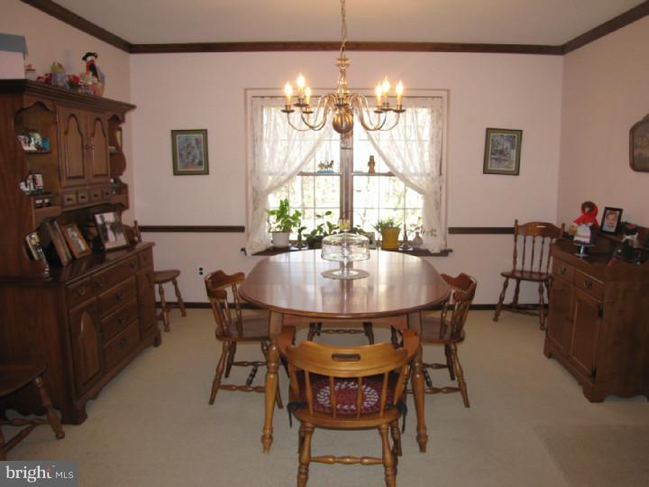 5 Strafford Circle Road Medford, NJ 08055 - Photo 5 of 25 Dining Room