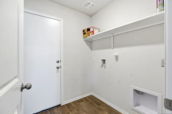 $2,000 | 1042 Andean Emerald, San Antonio, TX 78253