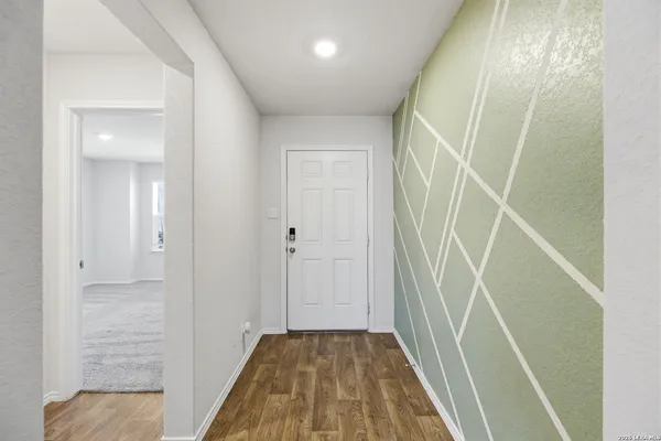 $2,000 | 1042 Andean Emerald, San Antonio, TX 78253