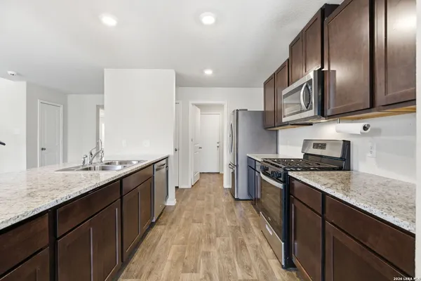 $2,000 | 1042 Andean Emerald, San Antonio, TX 78253