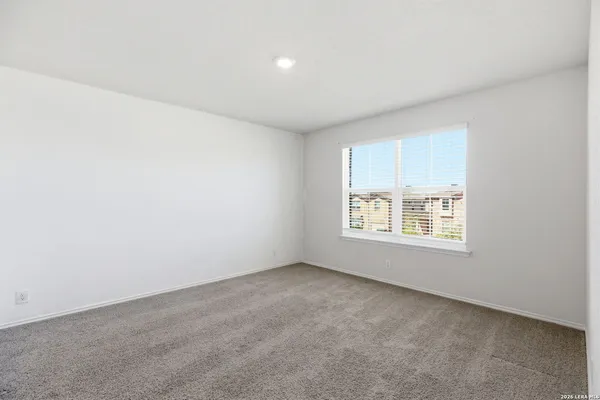 $2,000 | 1042 Andean Emerald, San Antonio, TX 78253