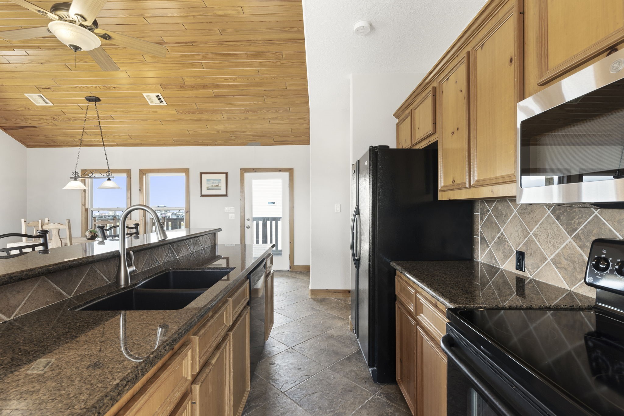 210 Fathom Drive Freeport, TX 77541 - Photo 8 of 34