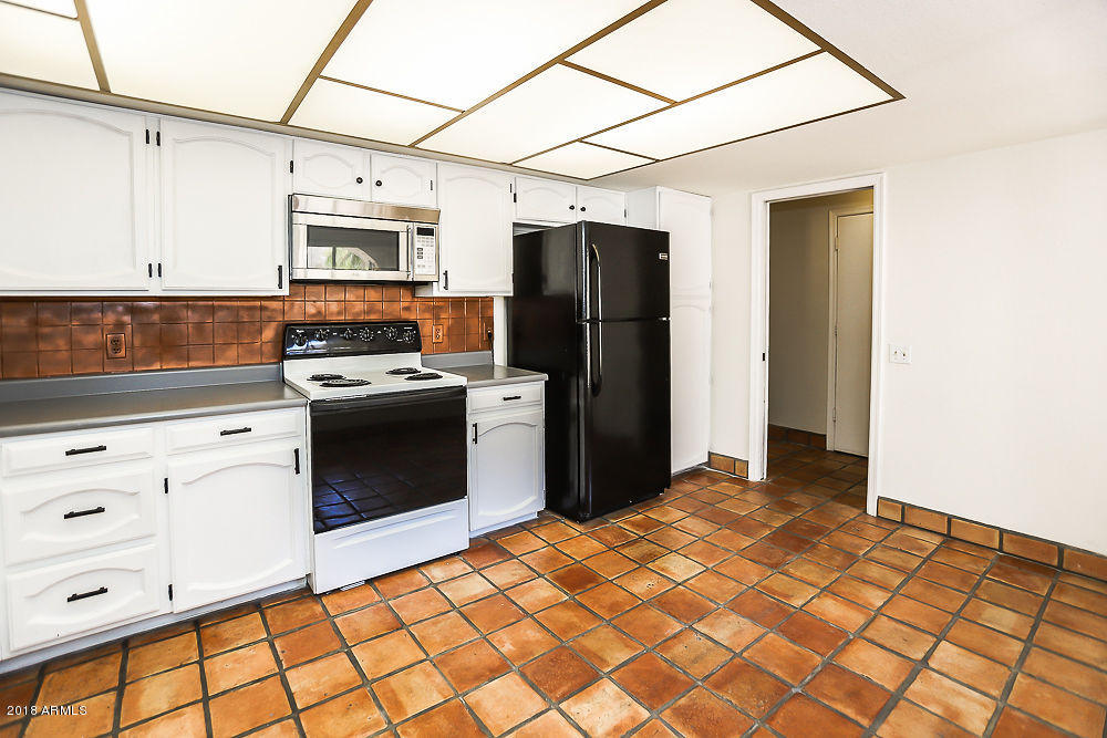 3008 West Phelps Road Phoenix, AZ 85053 - Photo 14 of 24 Phelpshouse-34