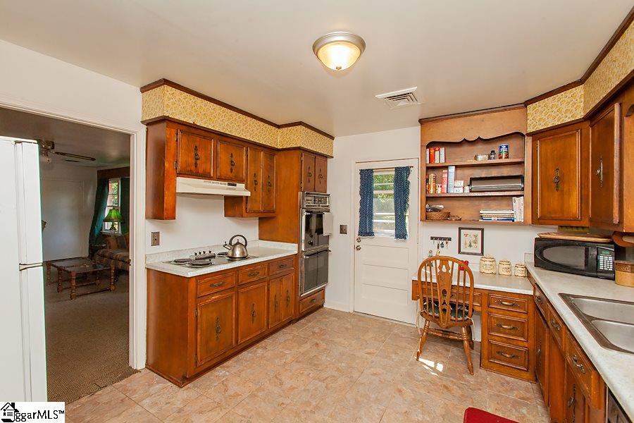 104 New Perry Road Greenville, SC 29617 - Photo 6 of 20 Gallery Image 6