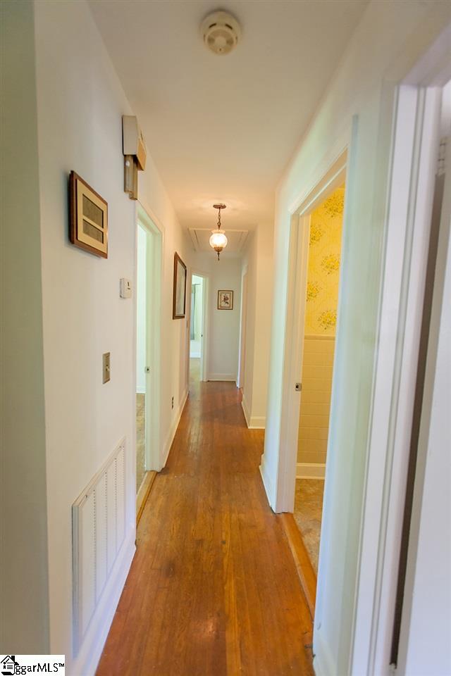 104 New Perry Road Greenville, SC 29617 - Photo 8 of 20 Gallery Image 8