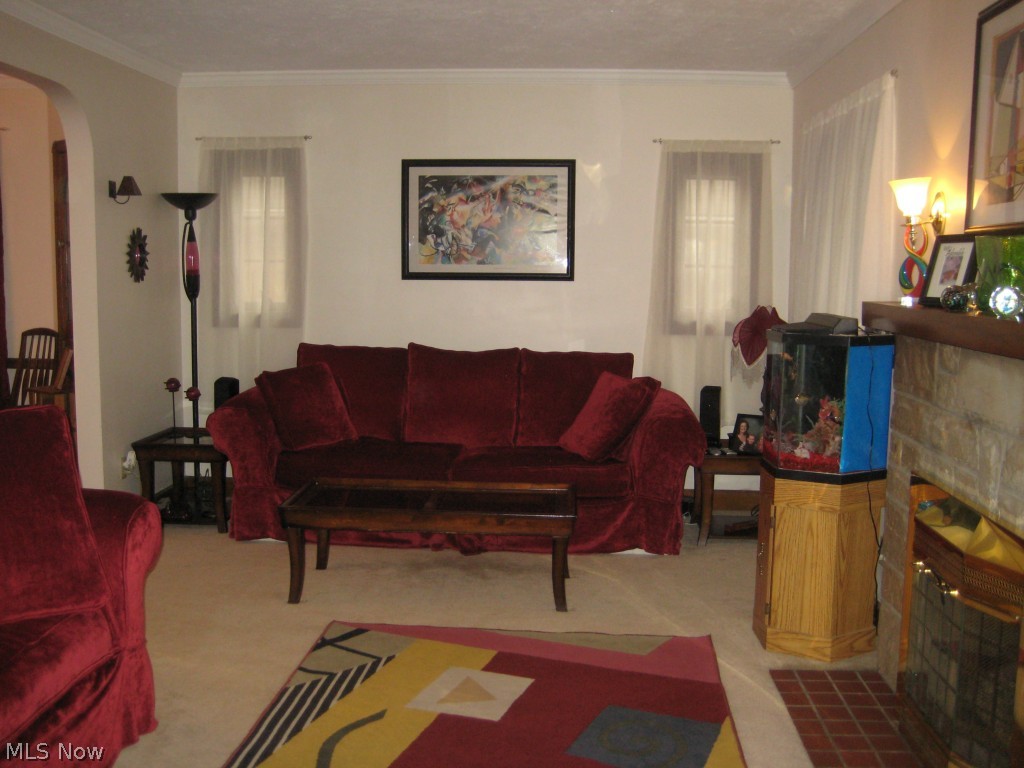 8526 West Moreland Road Cleveland, OH 44129 - Photo 4 of 24 Gallery Image 4