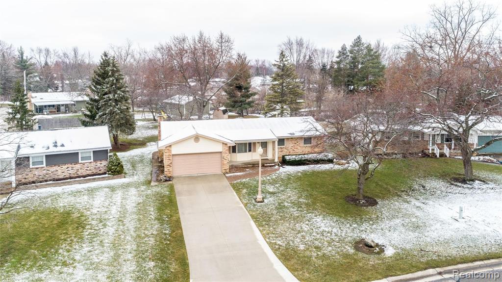 5184 Olde Saybrooke Road Grand Blanc, MI 48439 - Photo 4 of 32