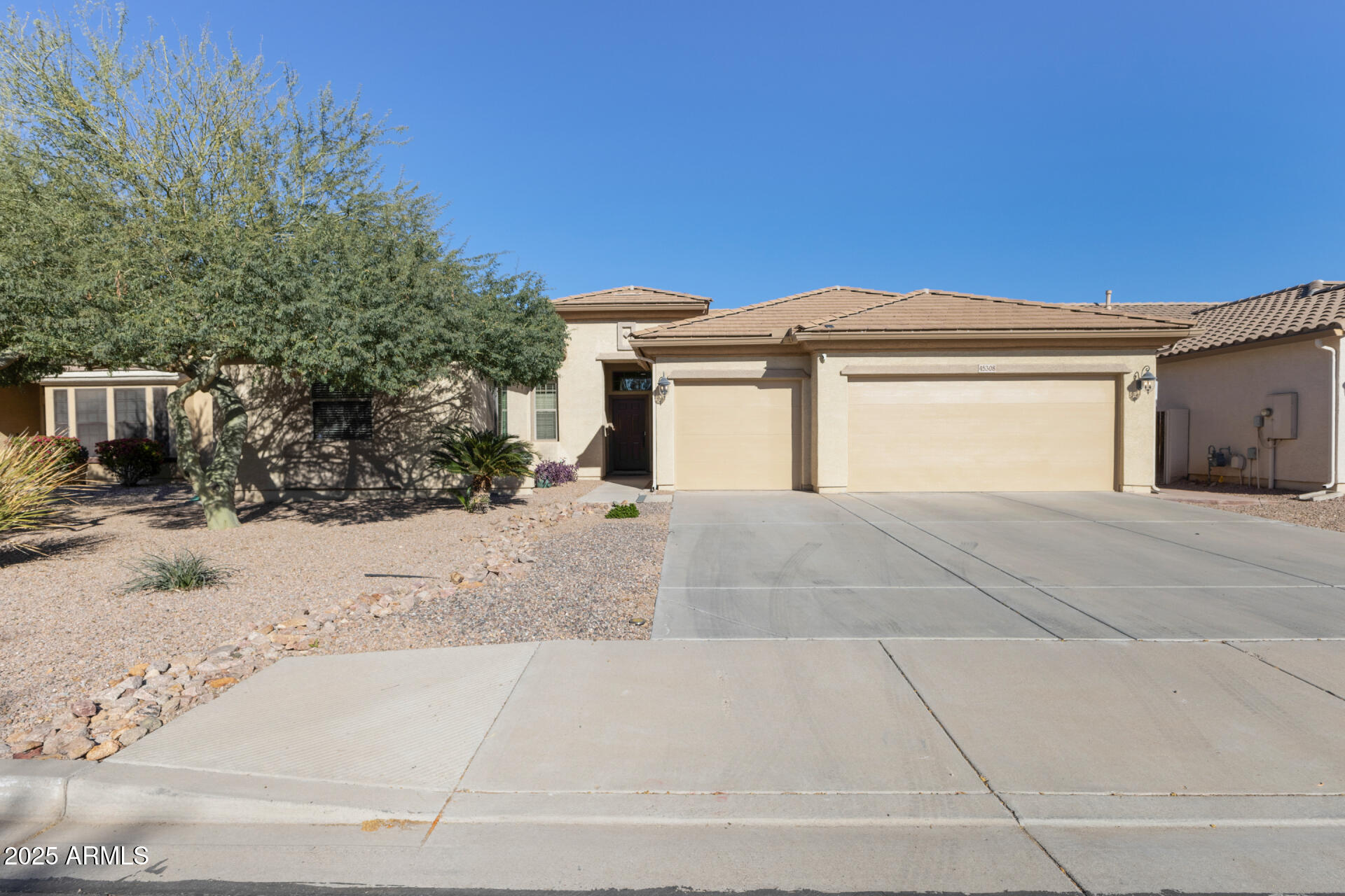 45308 West Jack Rabbit Trail Maricopa, AZ 85139 - Photo 2 of 27 01 - Jack Rabbit