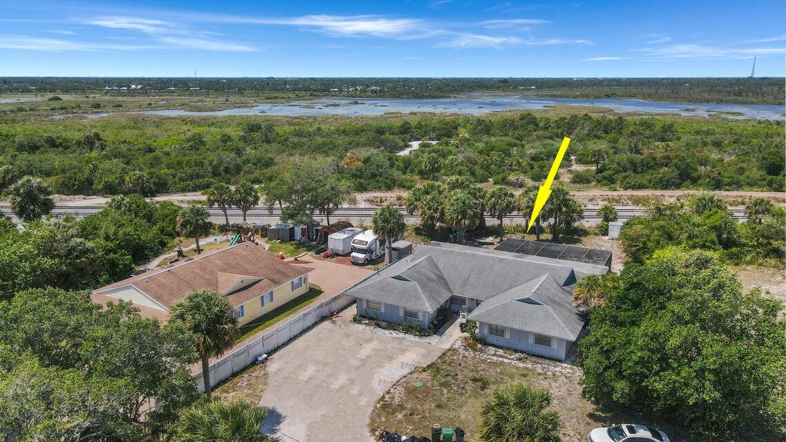 11099 Ridge Avenue Fort Pierce, FL 34982 - Photo 2 of 9 20220422144350799437000000-o
