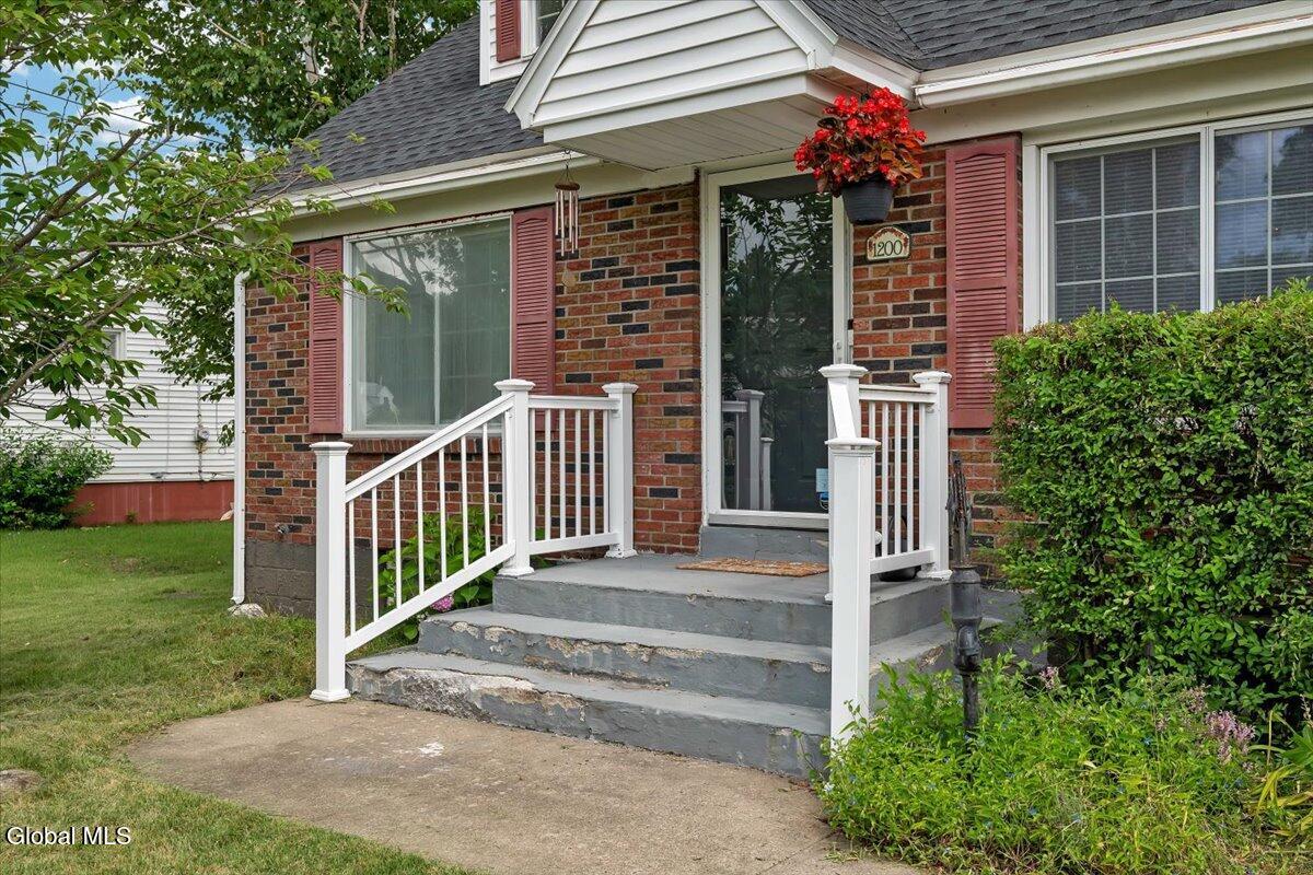 1200 Highbridge Road Rotterdam, NY 12303 - Photo 4 of 44 42-P1486871