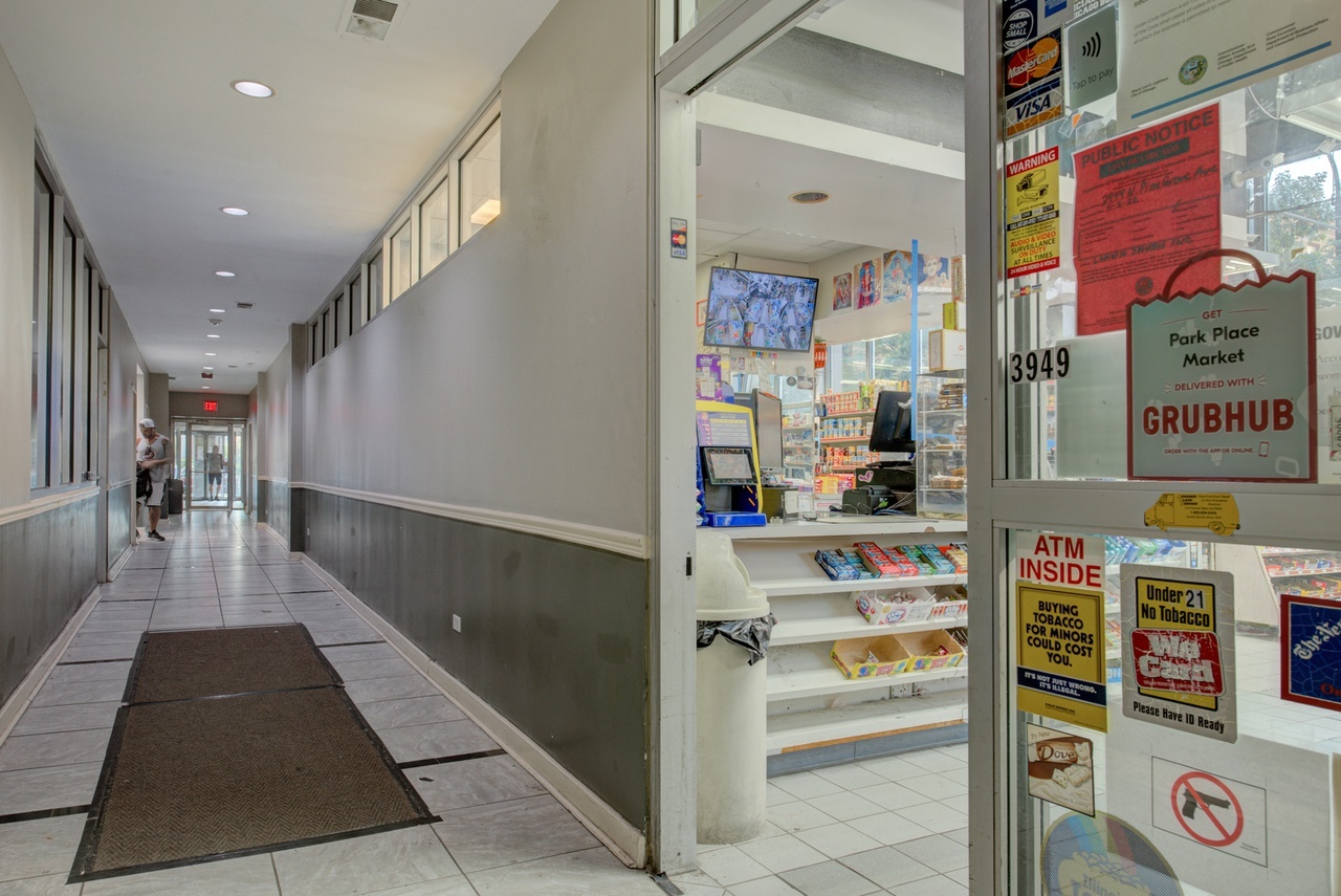655 West Irving Park Road, Unit 1903 Chicago, IL 60613 - Photo 19 of 22