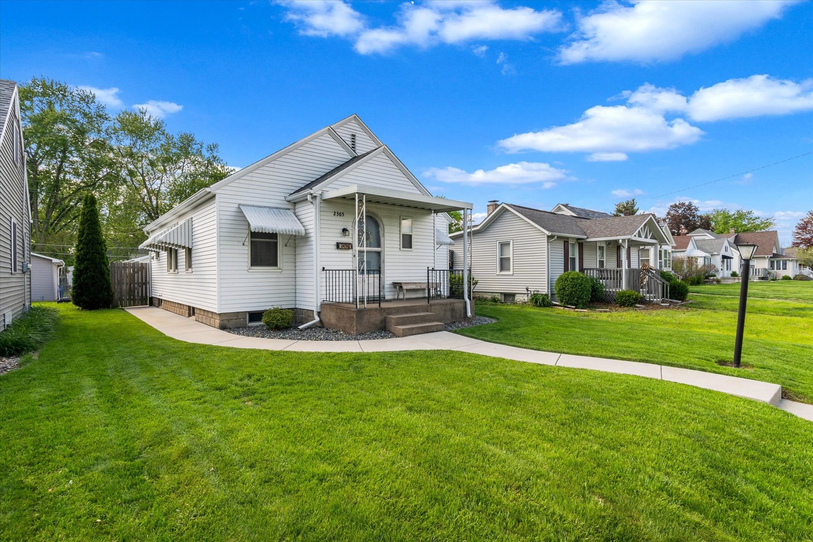 2365 30th Street Moline, IL 61265 - Photo 1 of 46