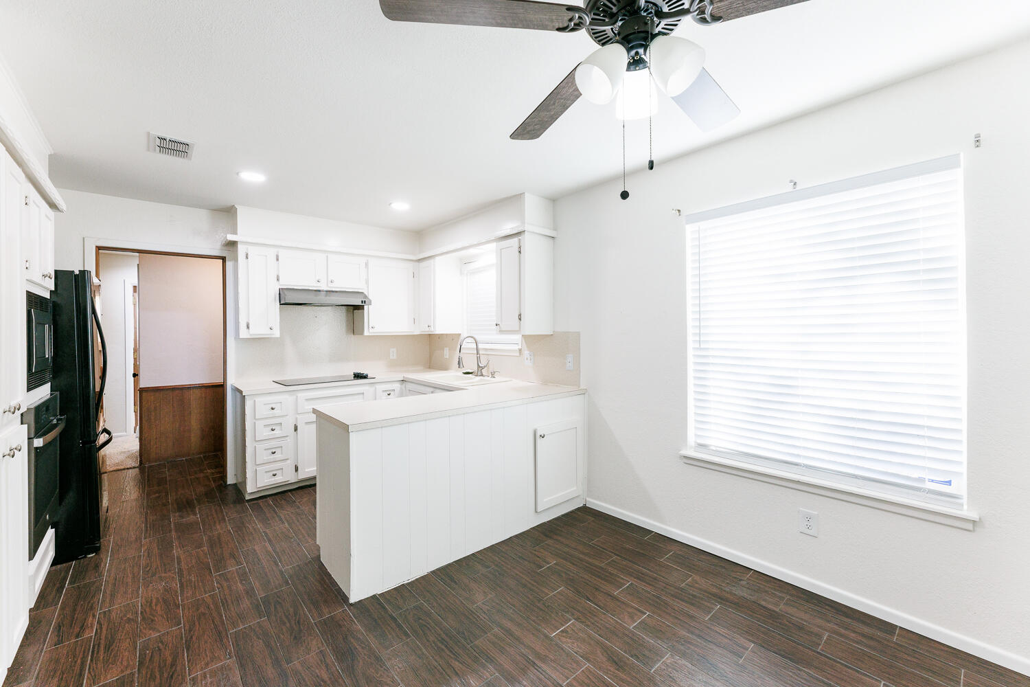 1412 Quaker Street Slaton, TX 79364 - Photo 13 of 42 Dining Area
