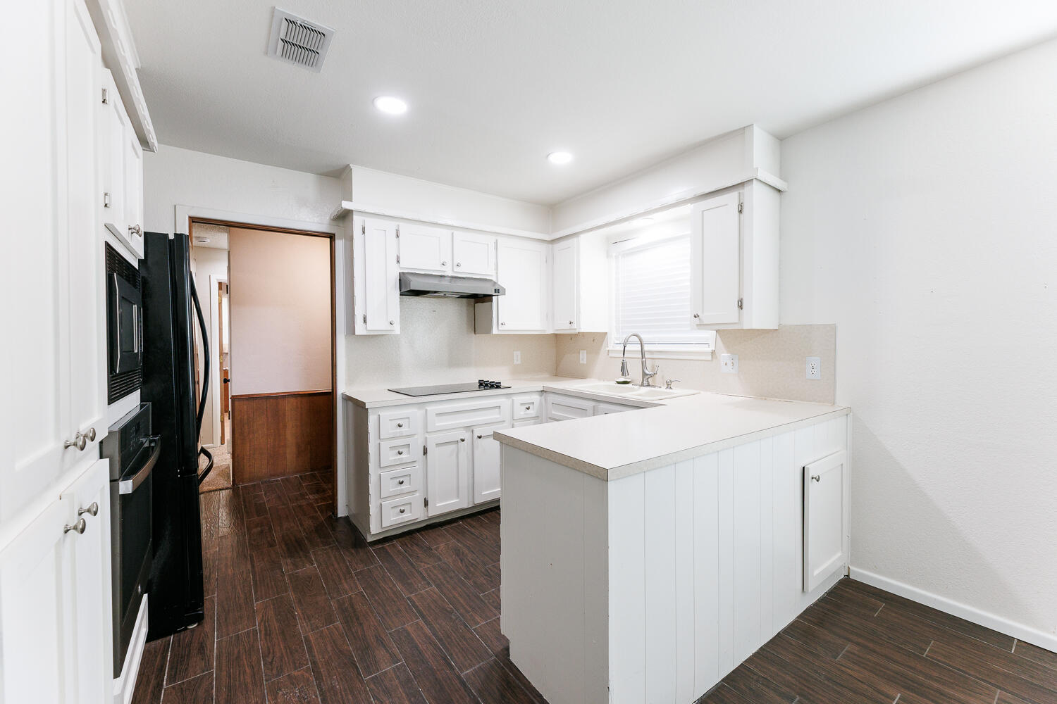 1412 Quaker Street Slaton, TX 79364 - Photo 14 of 42 Kitchen