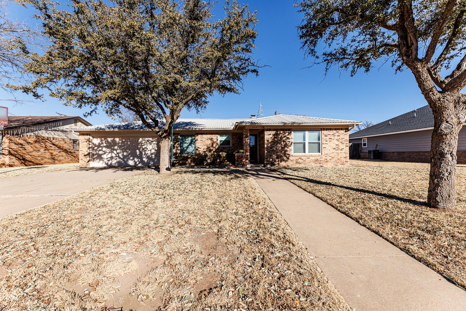 1412 Quaker Street Slaton, TX 79364 - Photo 41 of 42 Garage