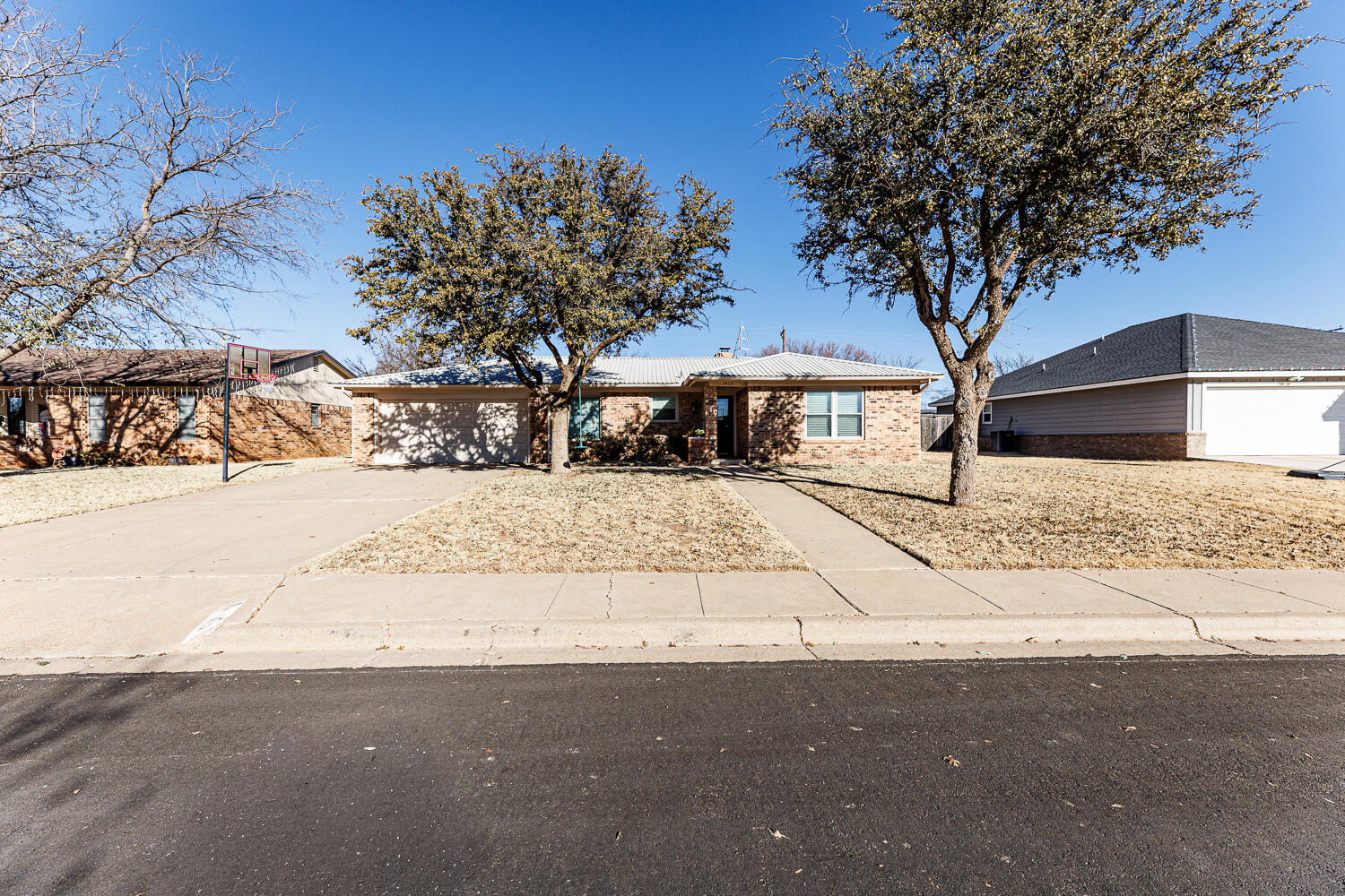 1412 Quaker Street Slaton, TX 79364 - Photo 42 of 42 Garage