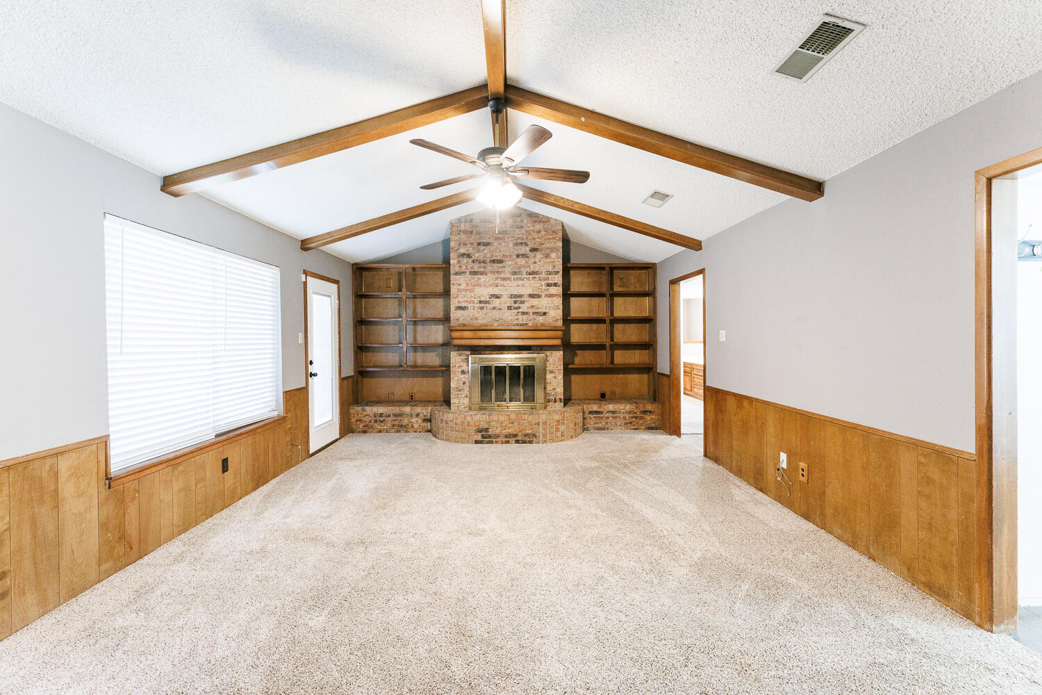 1412 Quaker Street Slaton, TX 79364 - Photo 7 of 42 Living Area