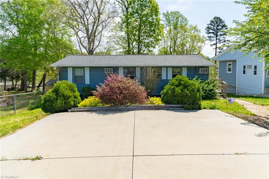 2136 Riverview Road Lexington, NC 27292 - Photo 2 of 34