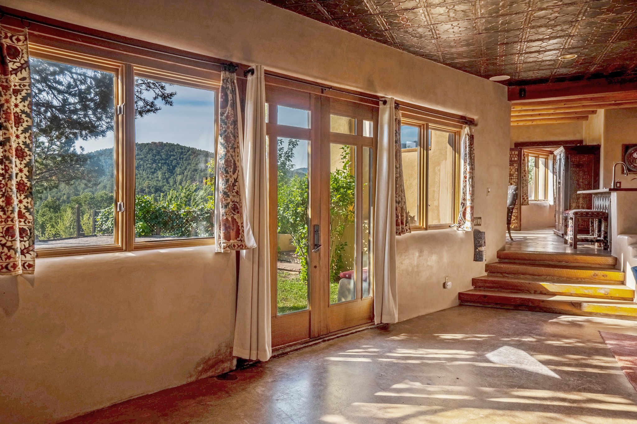 1564 Cerro Gordo Road Santa Fe, NM 87501 - Photo 15 of 53 Lower House