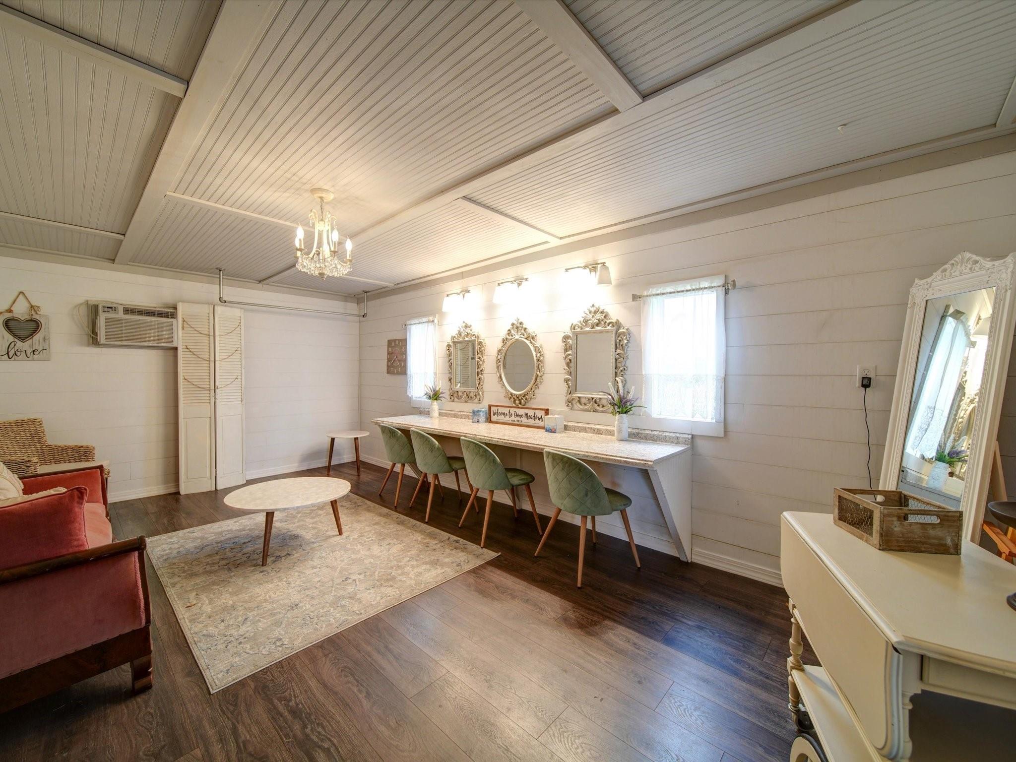 724 Bruce Thomas Road Monroe, NC 28112 - Photo 17 of 47 a very nice looking room with a large window