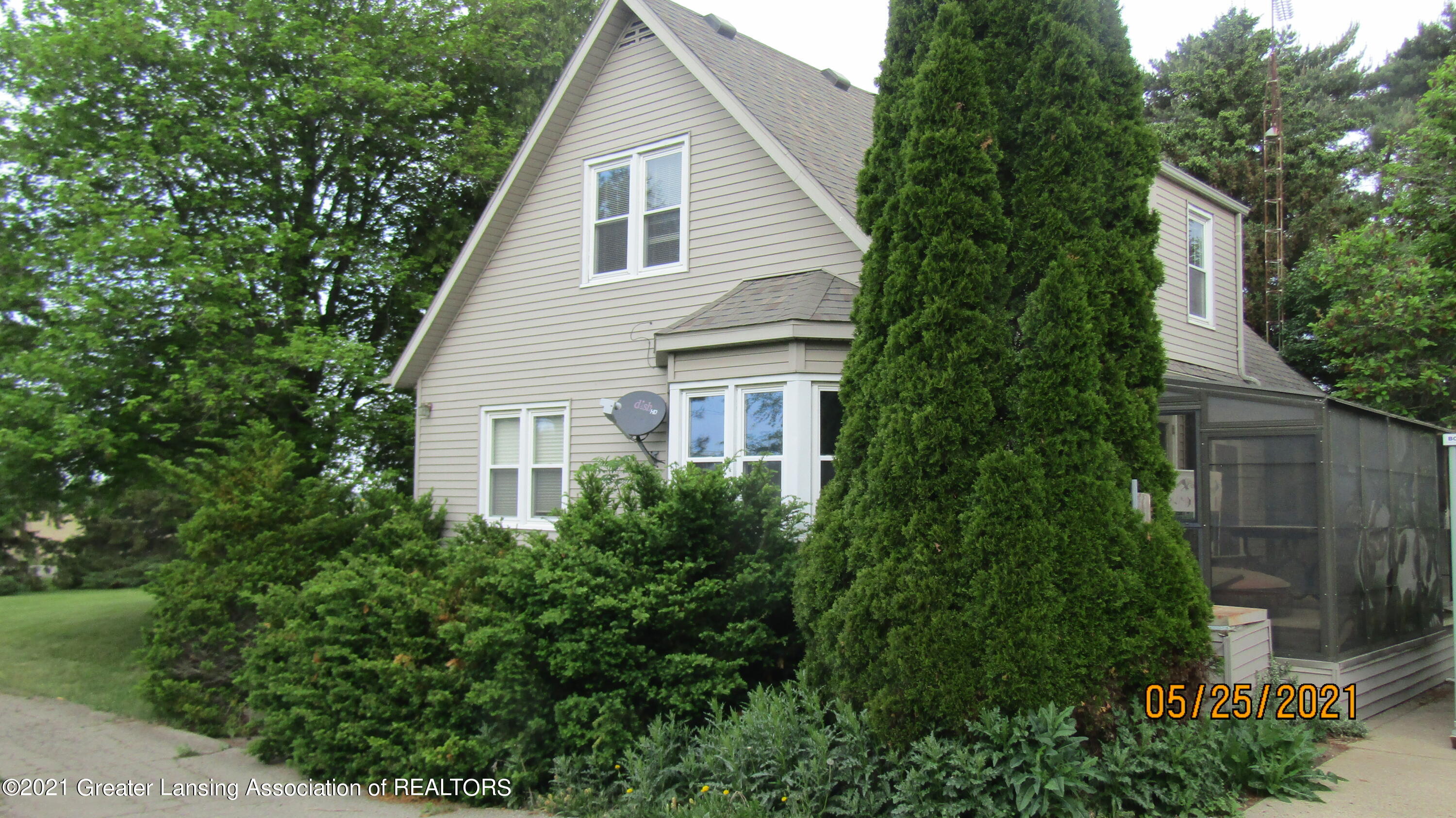 1123 South Perkey Road Charlotte, MI 48813 - Photo 3 of 18 IMG_0180