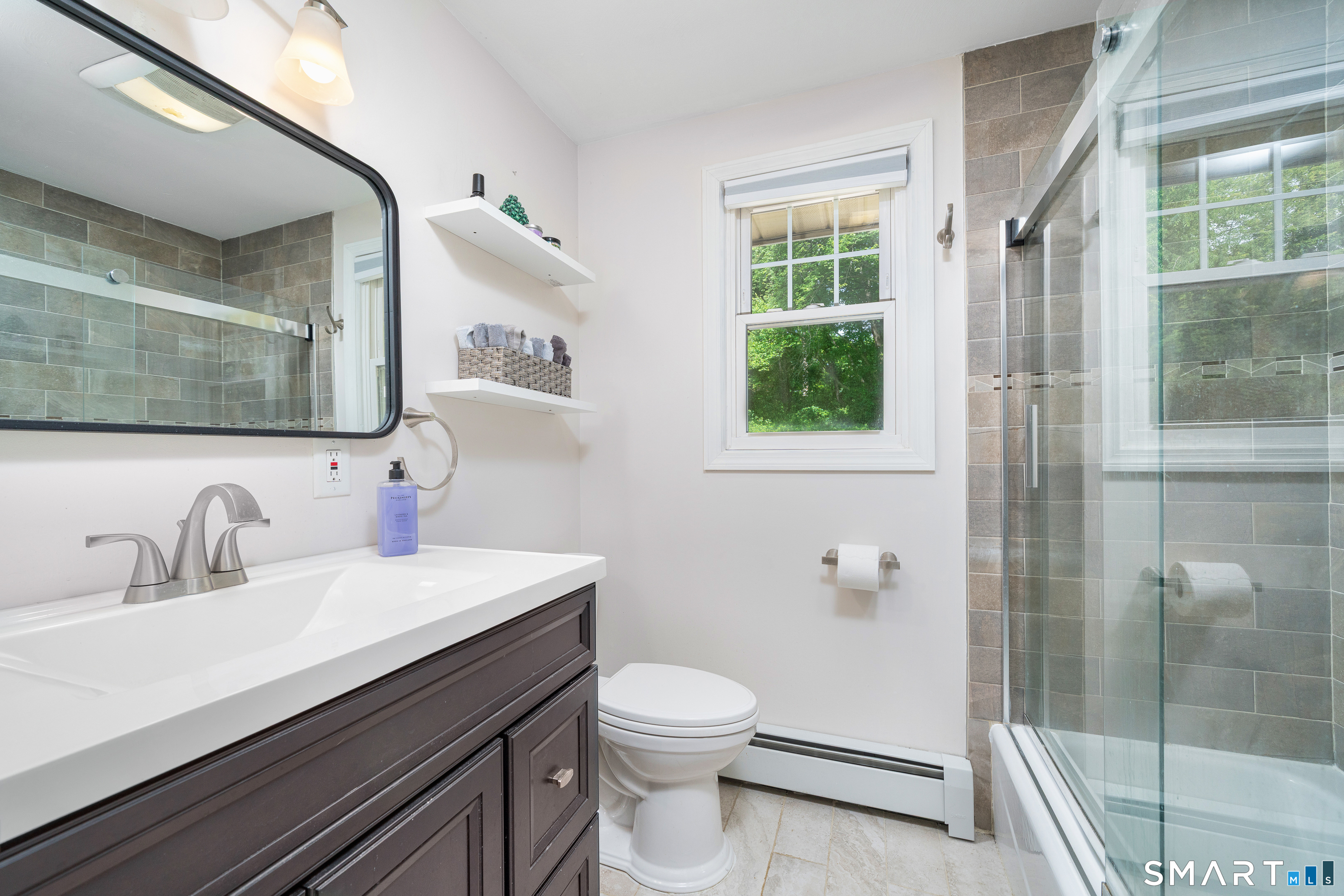 96 Lynn Drive Meriden, CT 06451 - Photo 23 of 39 Main Full Bathroom on Main Floor