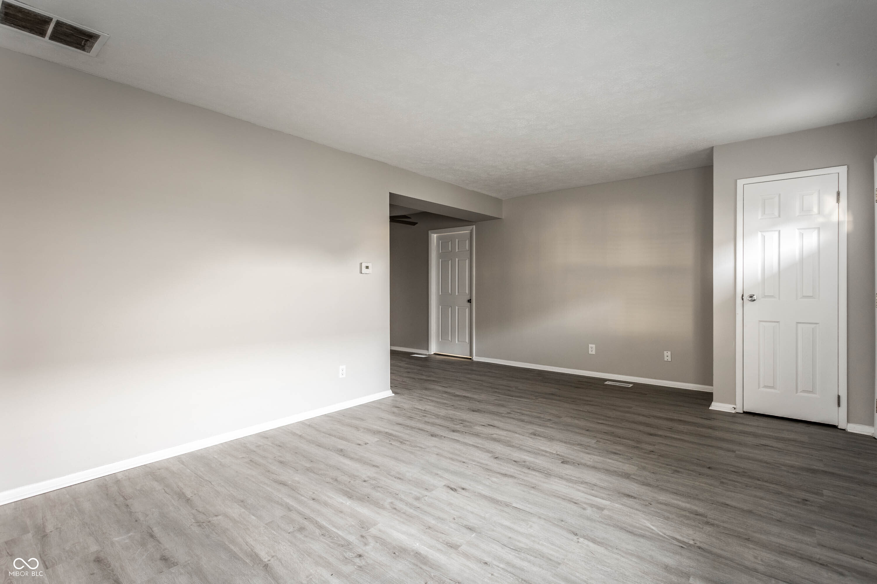 4839 Oakwood Trail Indianapolis, IN 46268 - Photo 12 of 36