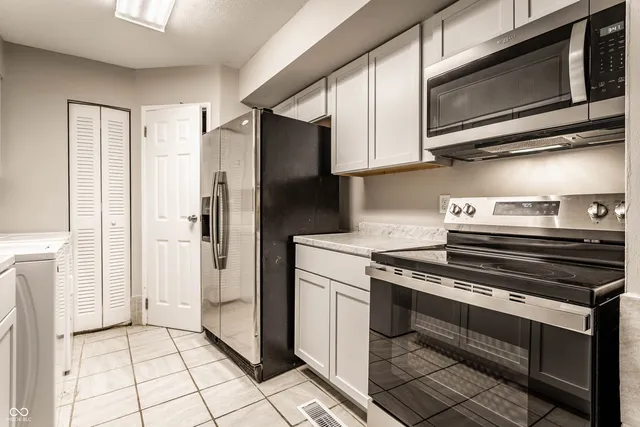 $1,600 | 4839 Oakwood Trail, Indianapolis, IN 46268