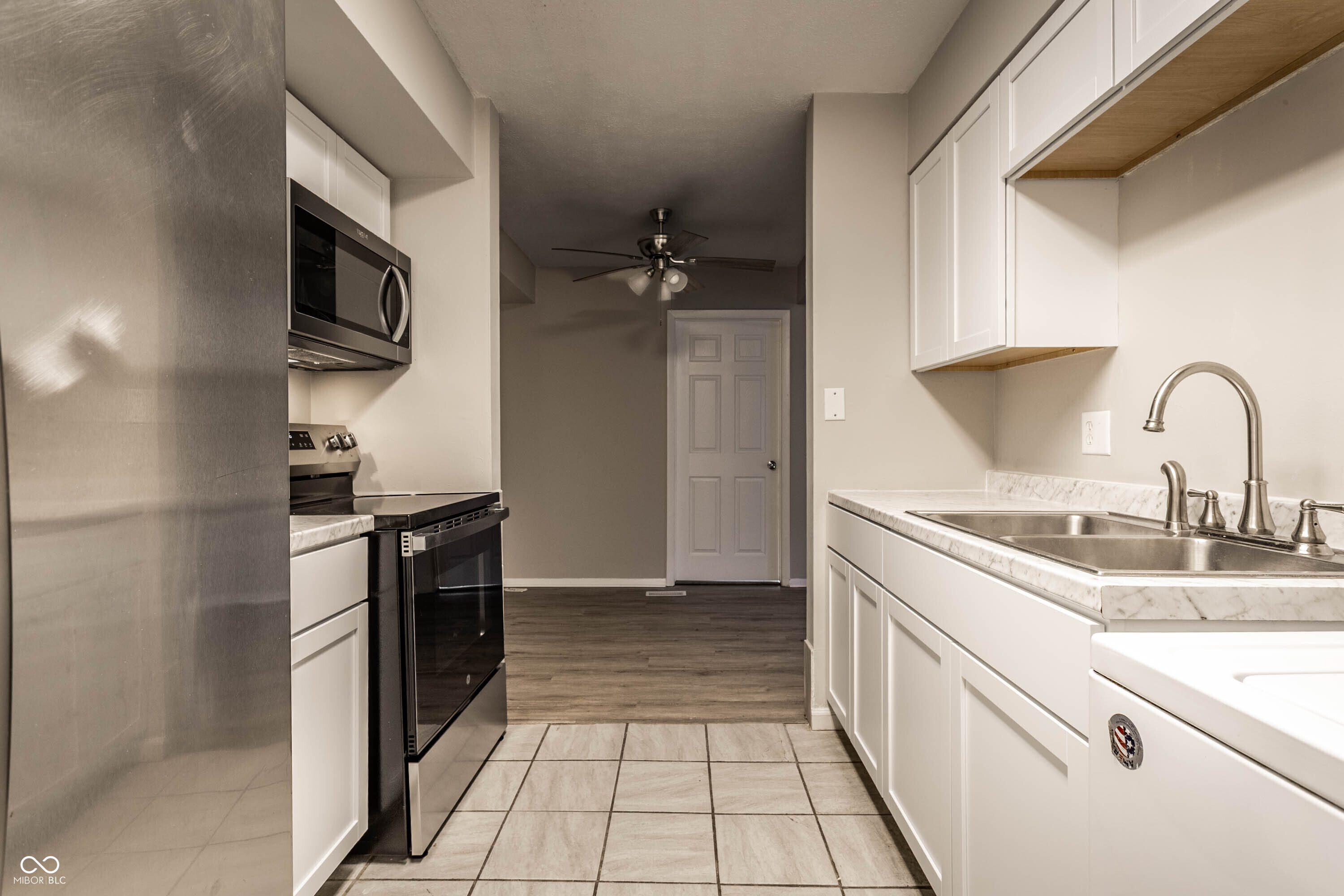 4839 Oakwood Trail Indianapolis, IN 46268 - Photo 18 of 36