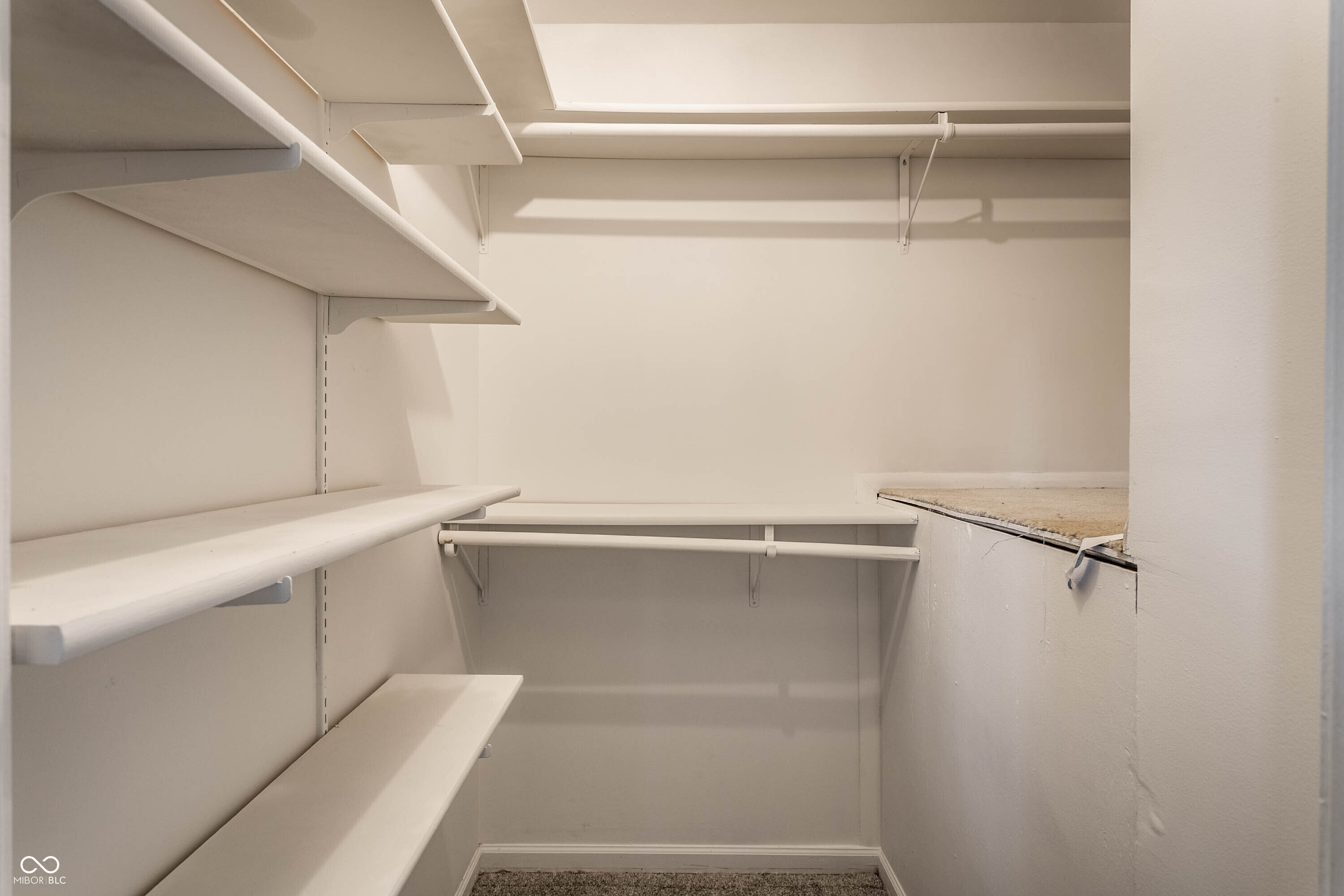 4839 Oakwood Trail Indianapolis, IN 46268 - Photo 21 of 36