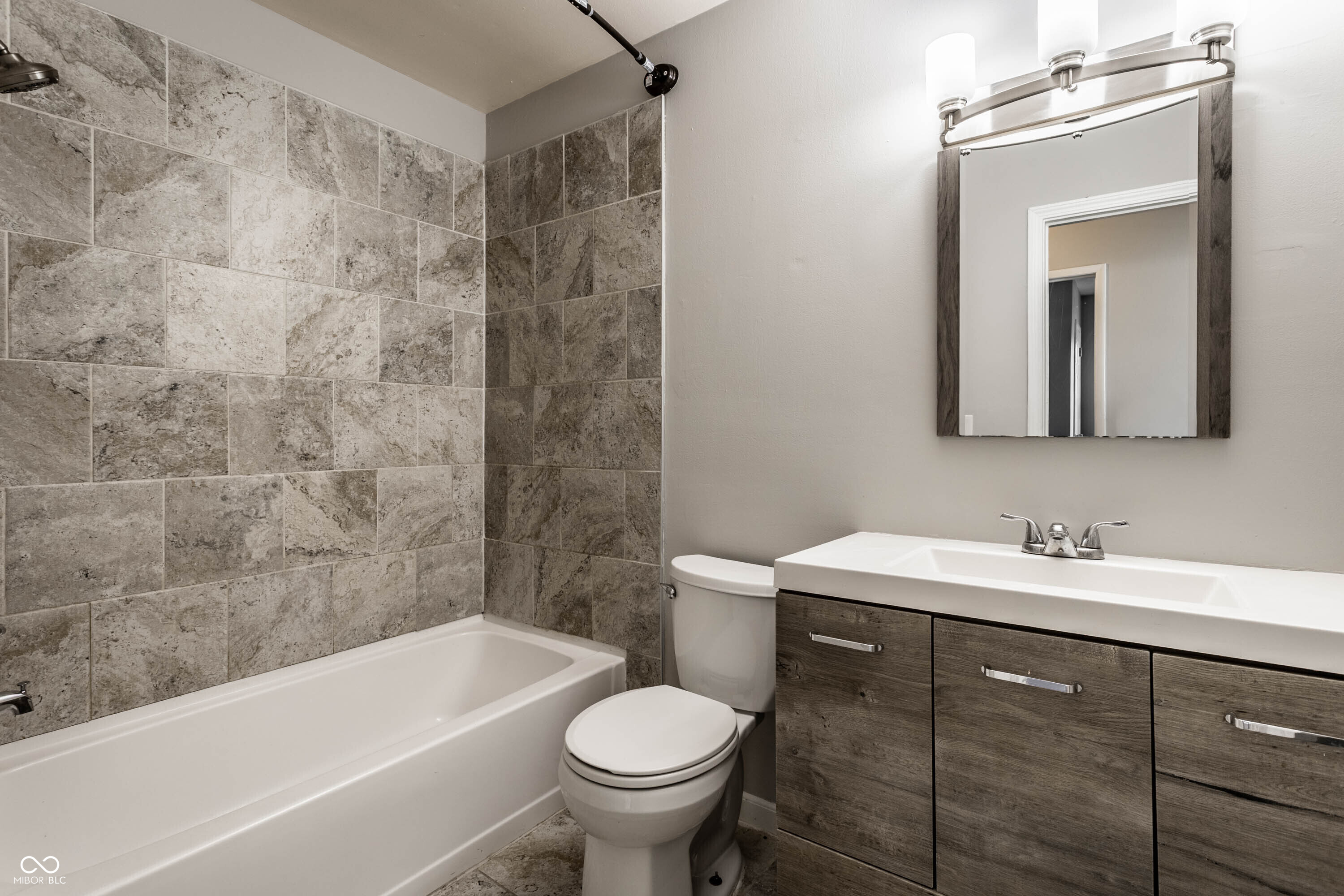 4839 Oakwood Trail Indianapolis, IN 46268 - Photo 27 of 36