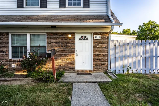 $1,600 | 4839 Oakwood Trail, Indianapolis, IN 46268