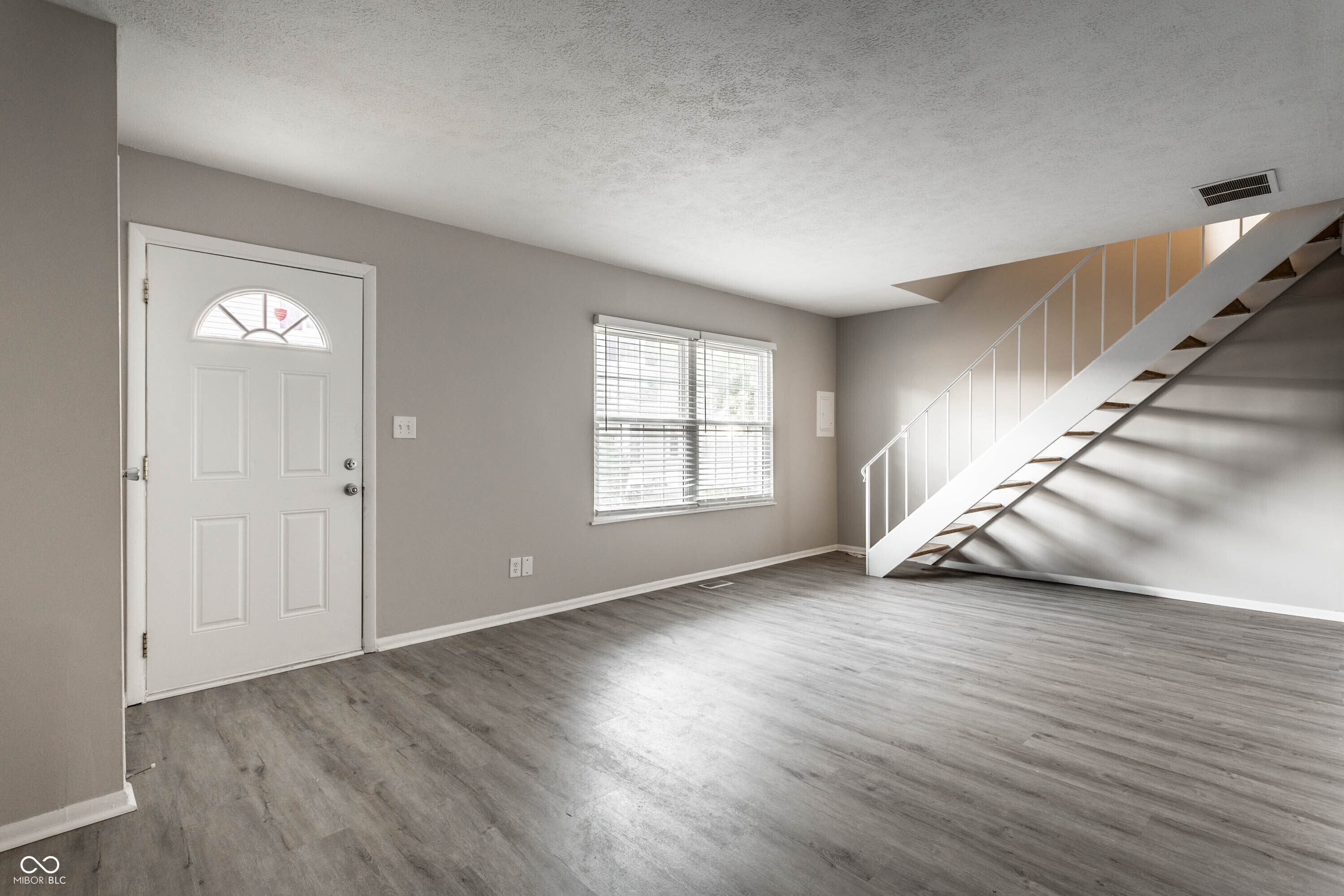 4839 Oakwood Trail Indianapolis, IN 46268 - Photo 10 of 36