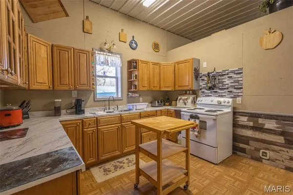 $360,000 | 15394 Villa Drive, Monroe City, MO 63456