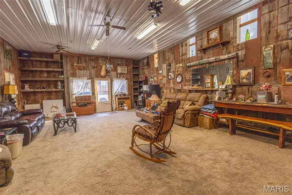 $360,000 | 15394 Villa Drive, Monroe City, MO 63456