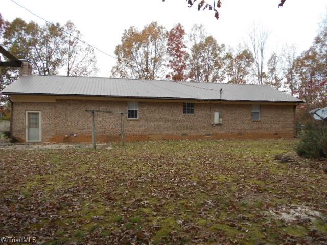 1555 Hunt Road Denton, NC 27239 - Photo 5 of 13