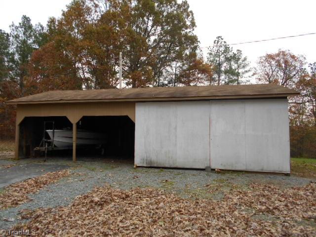 1555 Hunt Road Denton, NC 27239 - Photo 6 of 13