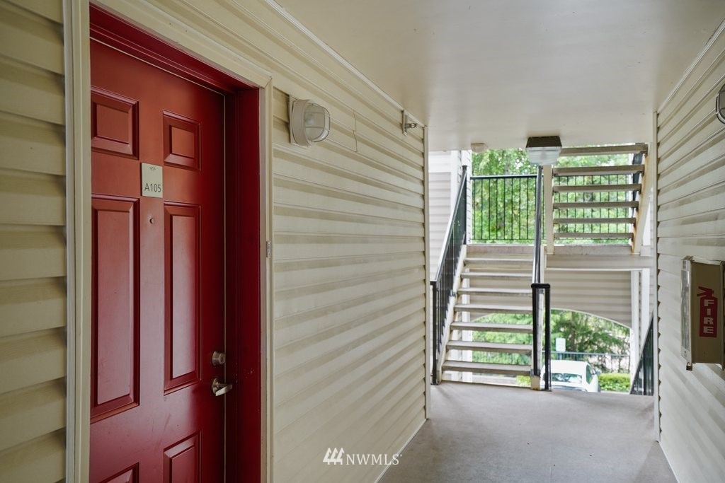 10709 Valley View Road, Unit A105 Bothell, WA 98011 - Photo 4 of 26 a view of entryway