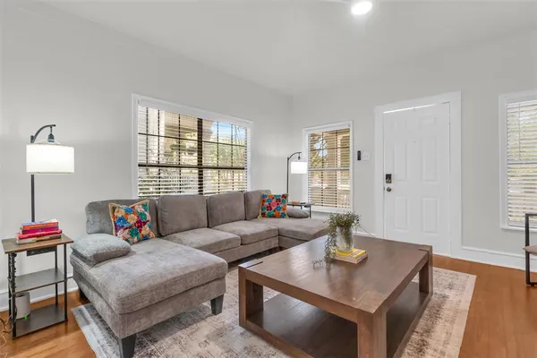 $2,500 | 4121 Junius Street, Unit 4123, Dallas, TX 75246