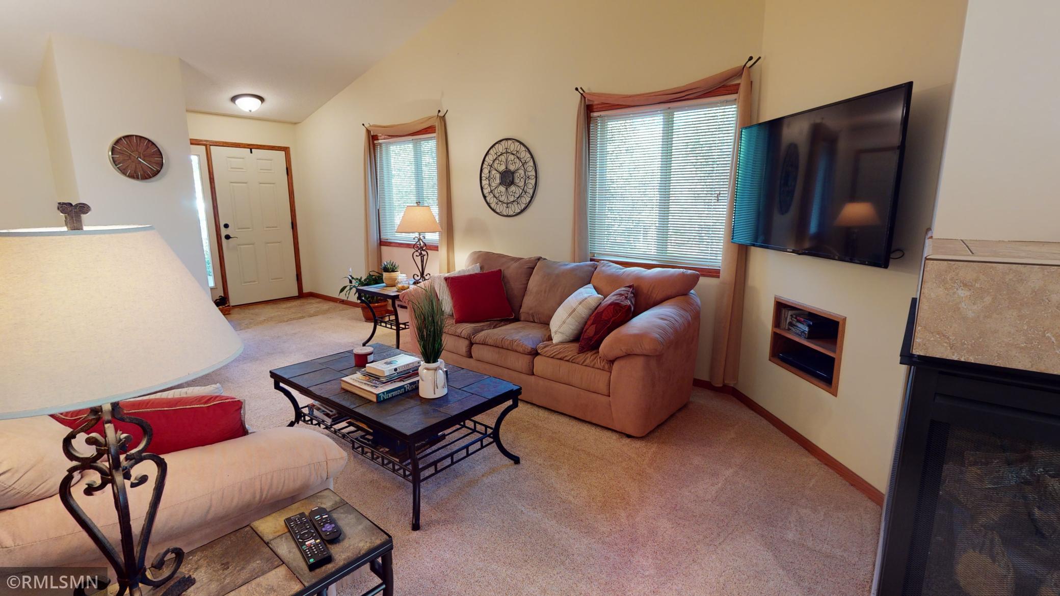 2672 Hawk Ridge Court Southeast Rochester, MN 55904 - Photo 4 of 40 Gallery Image 4