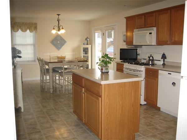 72 Redgate Road Dracut, MA 01826 - Photo 3 of 23 Gallery Image 3