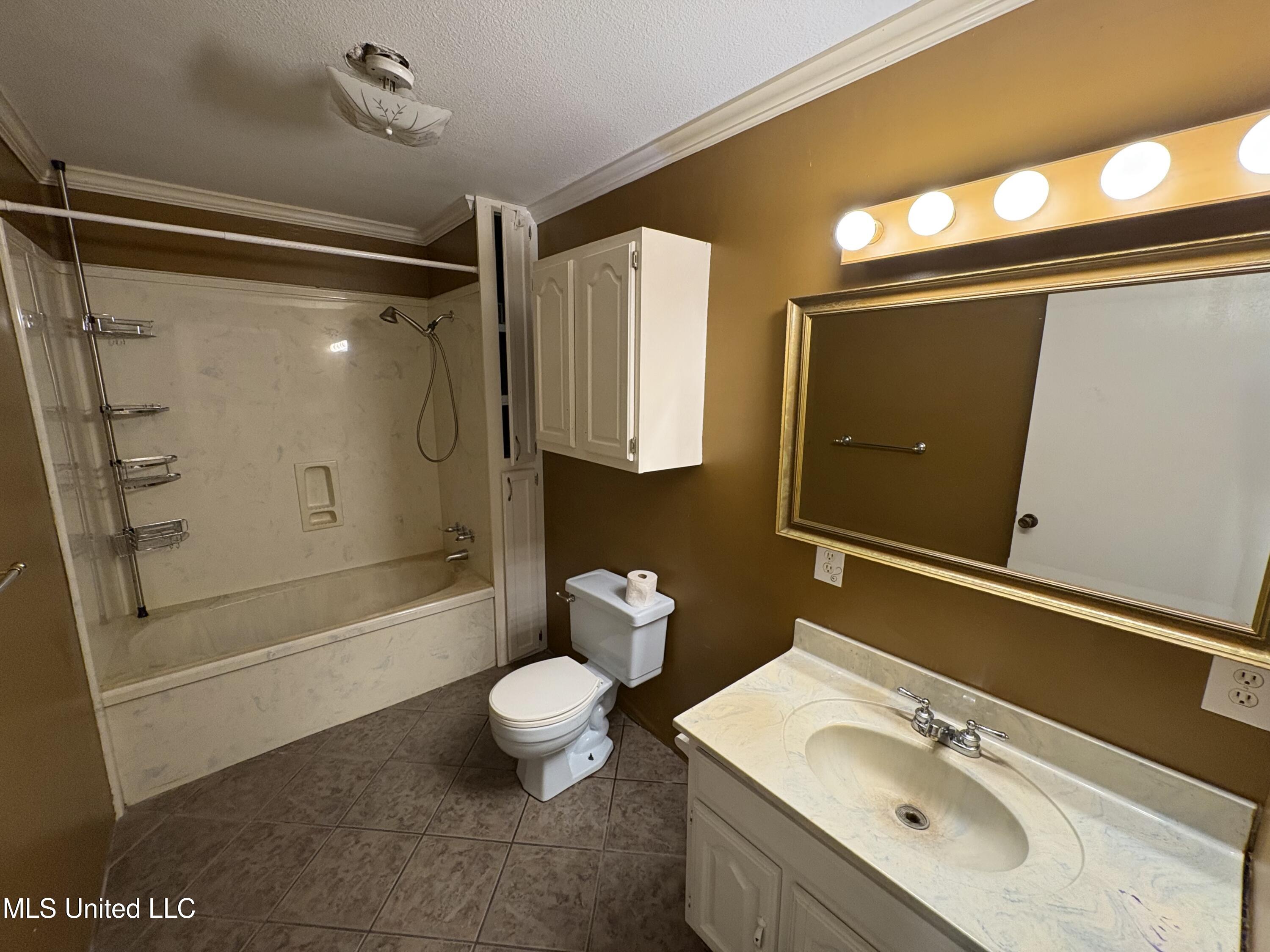 11828 Ormond Road Moss Point, MS 39562 - Photo 14 of 41 IMG_2552