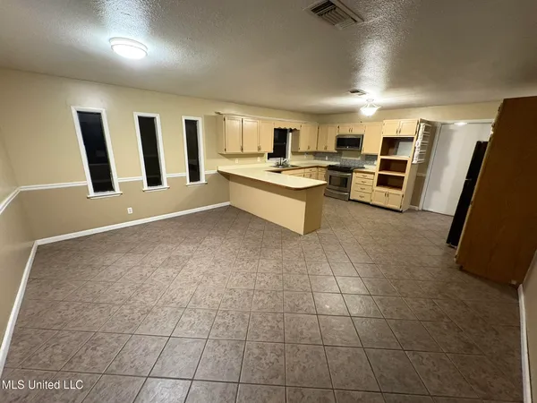 $159,900 | 11828 Ormond Road, Moss Point, MS 39562