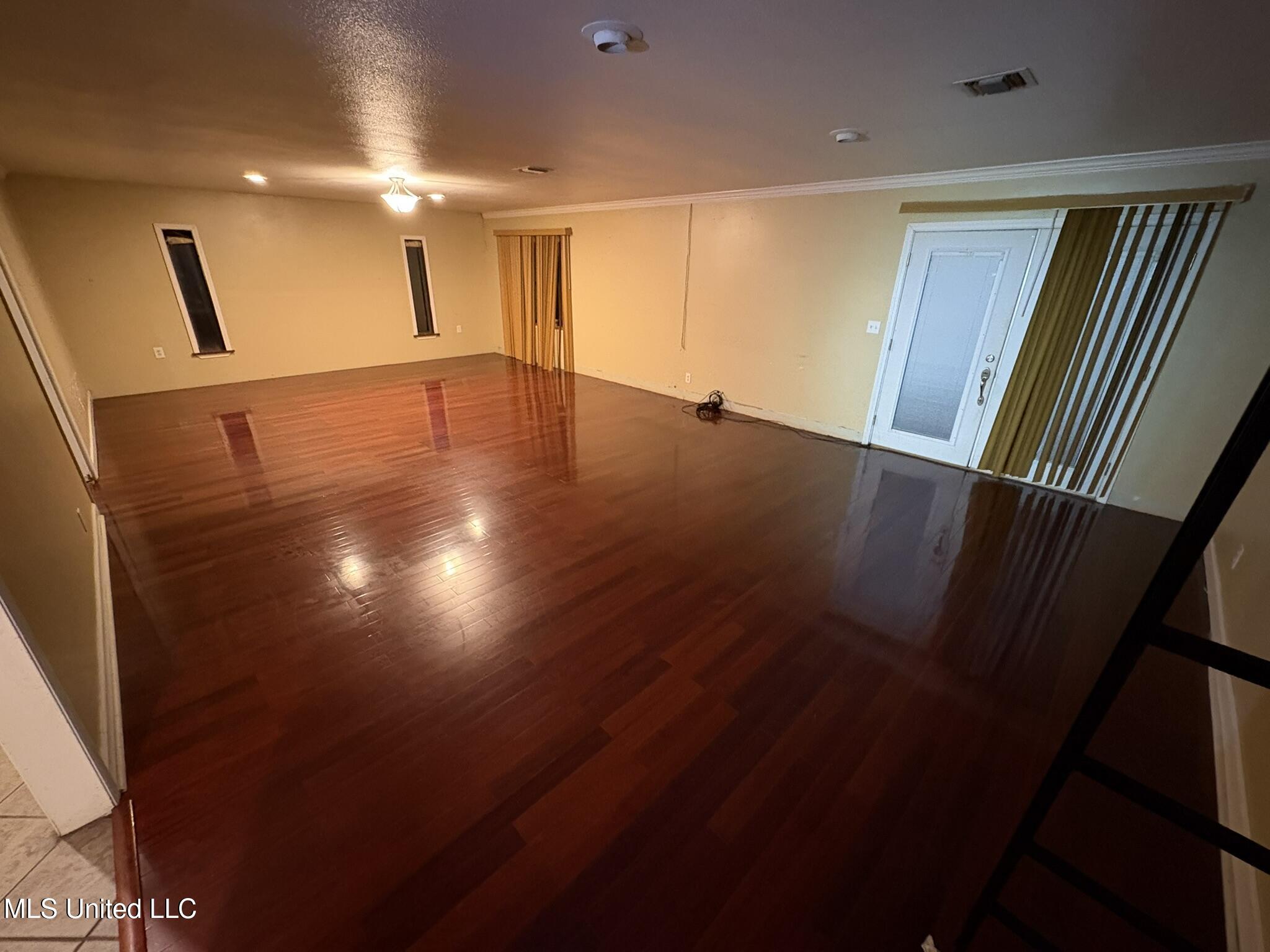 11828 Ormond Road Moss Point, MS 39562 - Photo 9 of 41 IMG_2538